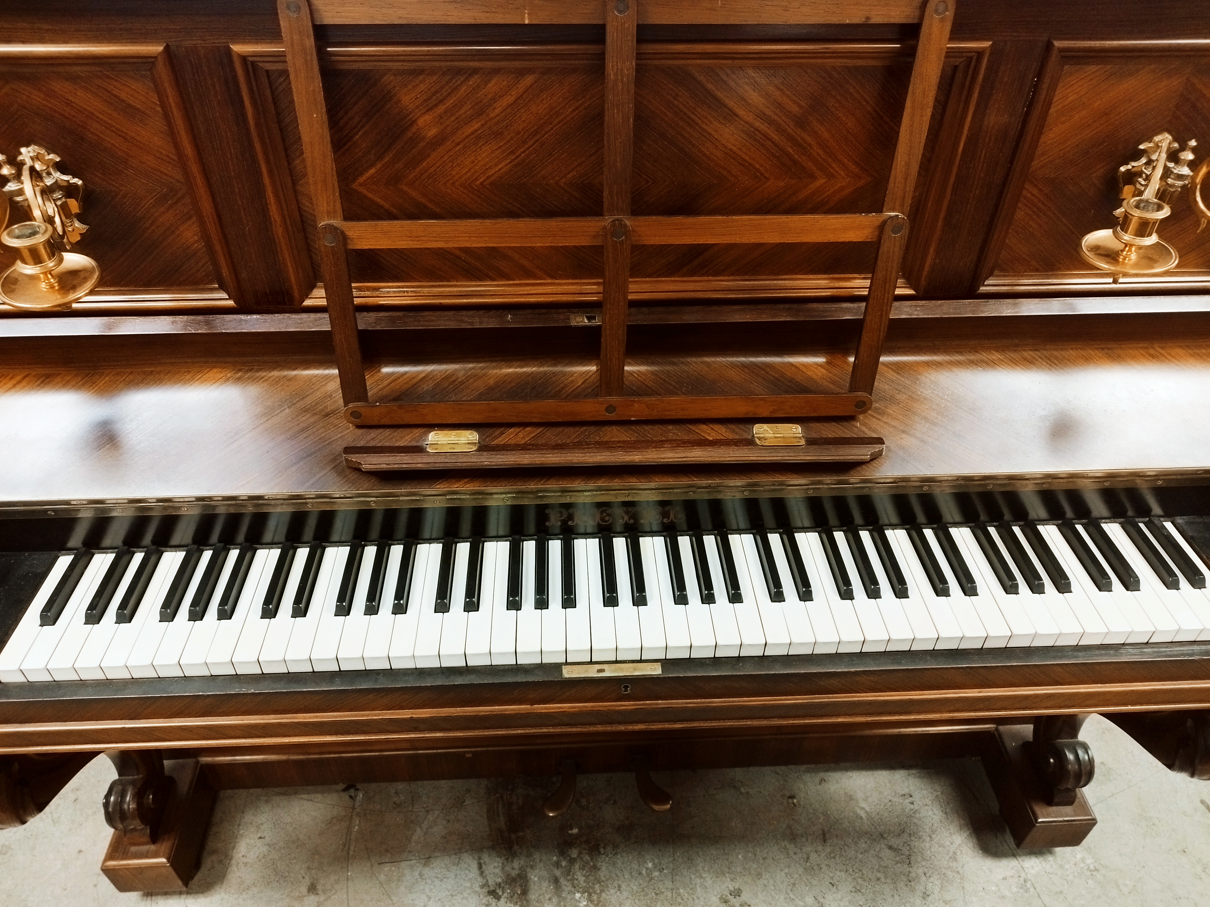 clic pour ouvrir dans un nouvel onglet piano droit Pleyel-Wolff-Lyon à acheter sur Montpellier